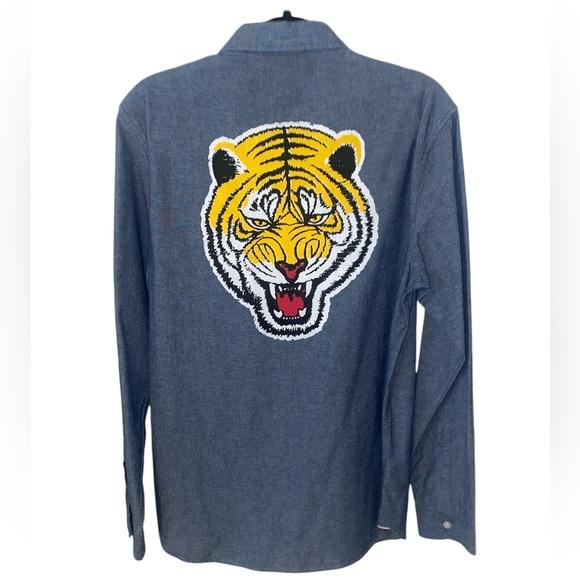 Men Undefeated Denim Button up long sleeve Size Medium - Picture 2 of 4